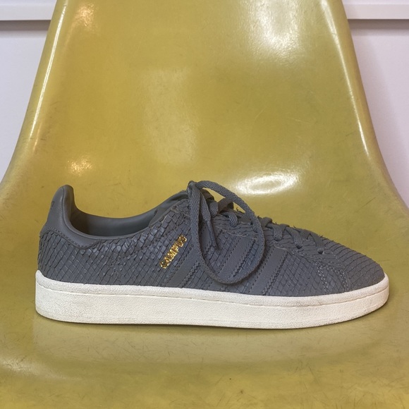 Adidas Textured Sneaker Sz 8.5 - Picture 7 of 10